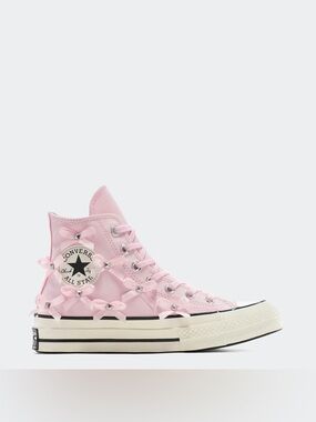 Converse Chuck 70 Hi
Bow Studded Pink Frosting Women's Shoe A14444C